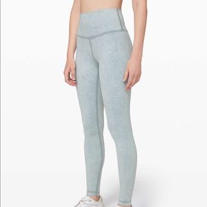 28” Wunder Under High Rise Snow Washed legging